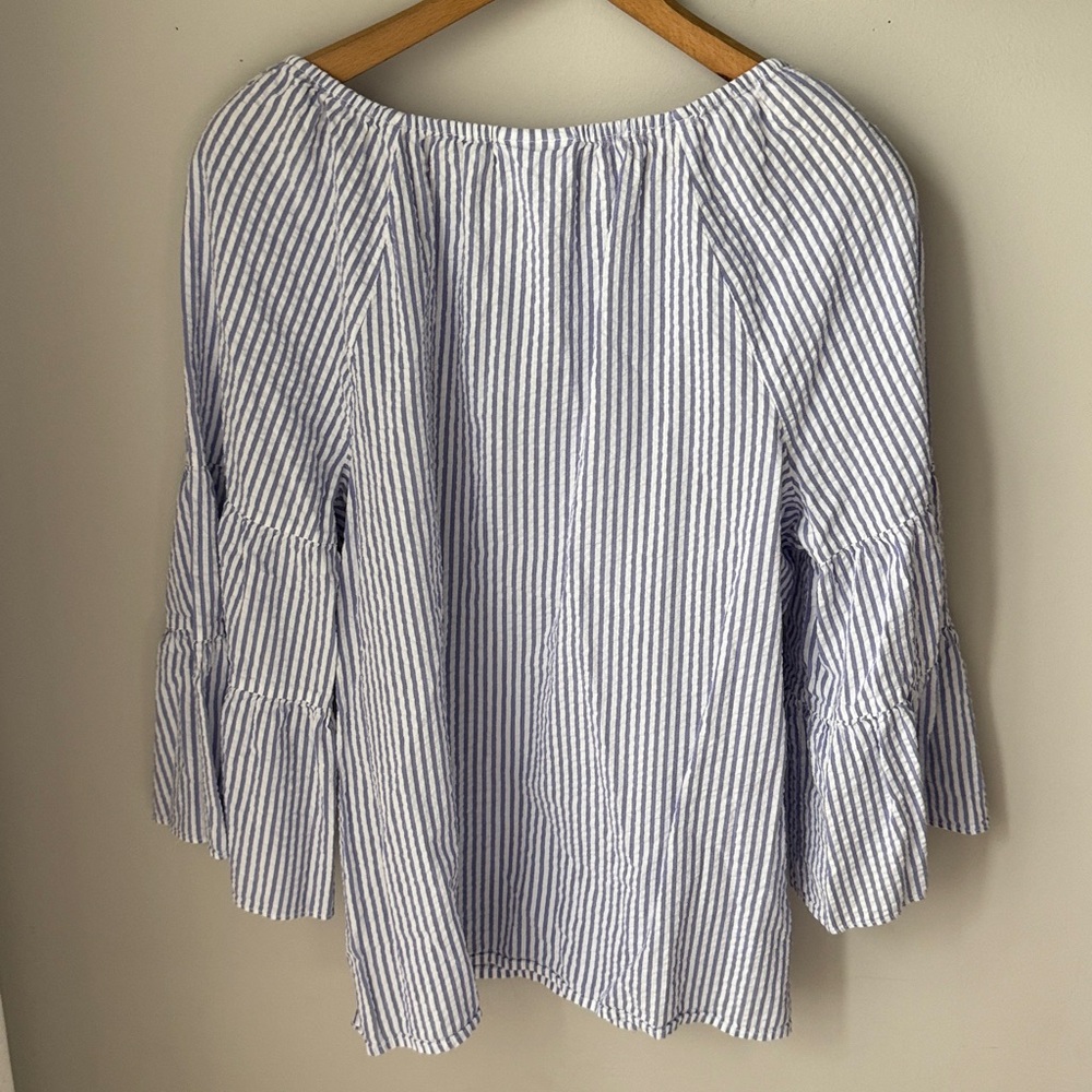 Liz Claiborne Seersucker Blue White Stripe Boat Neck Bell Sleeve Blouse - Picture 5 of 5